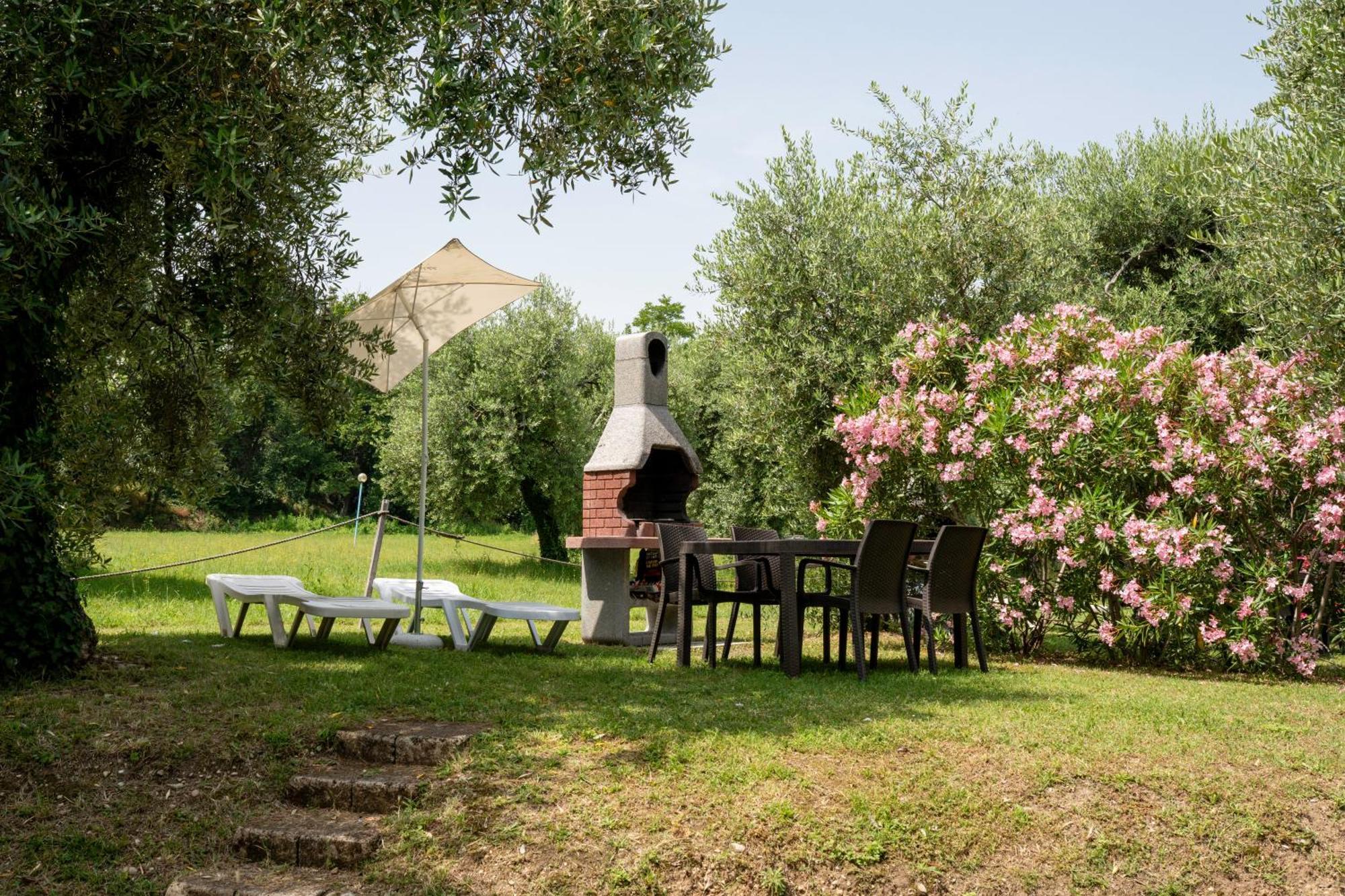 Sivinos Camping Boutique Манерба дел Гарда Екстериор снимка