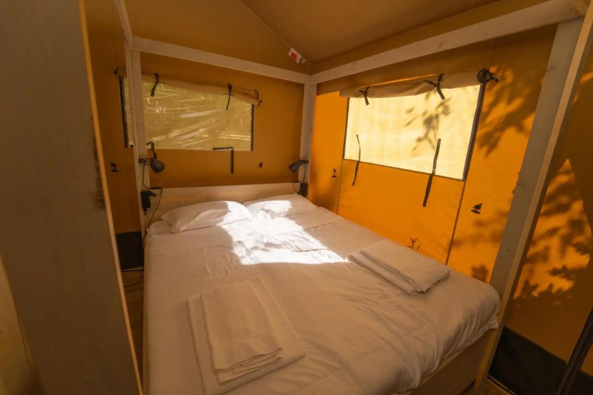 Sivinos Camping Boutique Манерба дел Гарда Стая снимка
