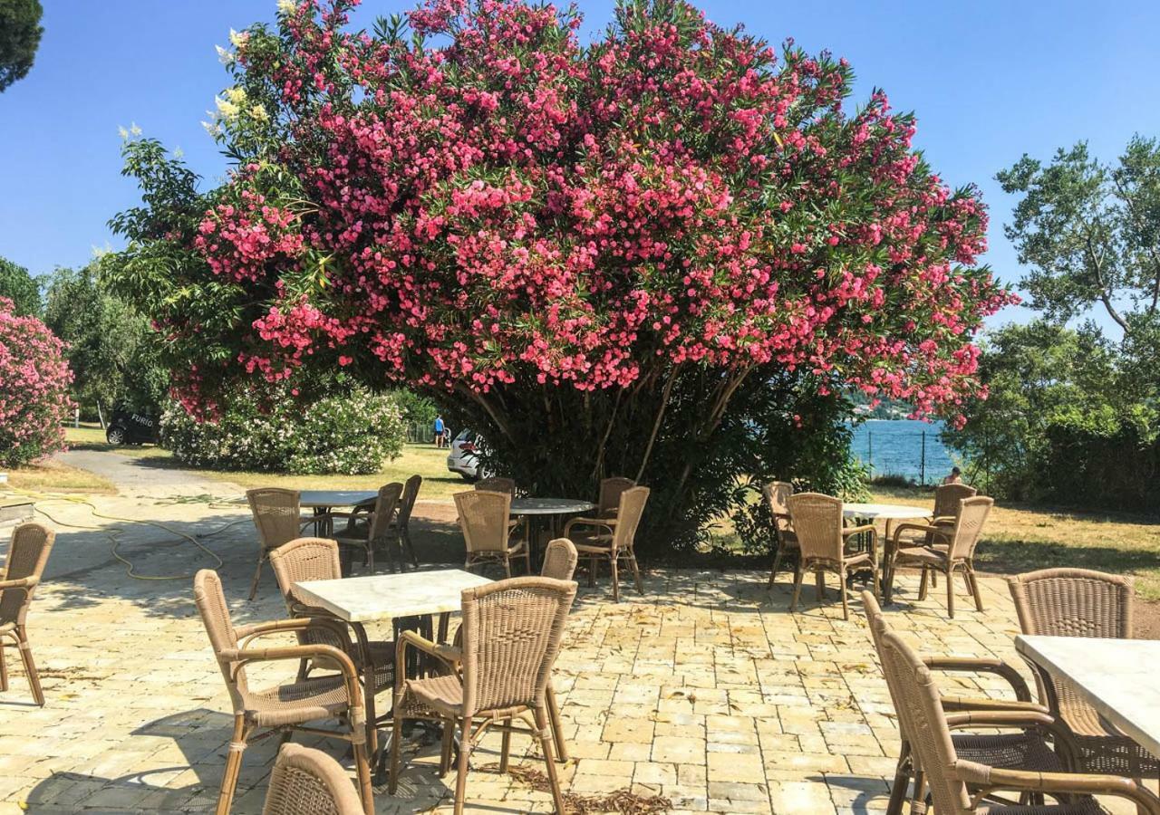 Sivinos Camping Boutique Манерба дел Гарда Екстериор снимка